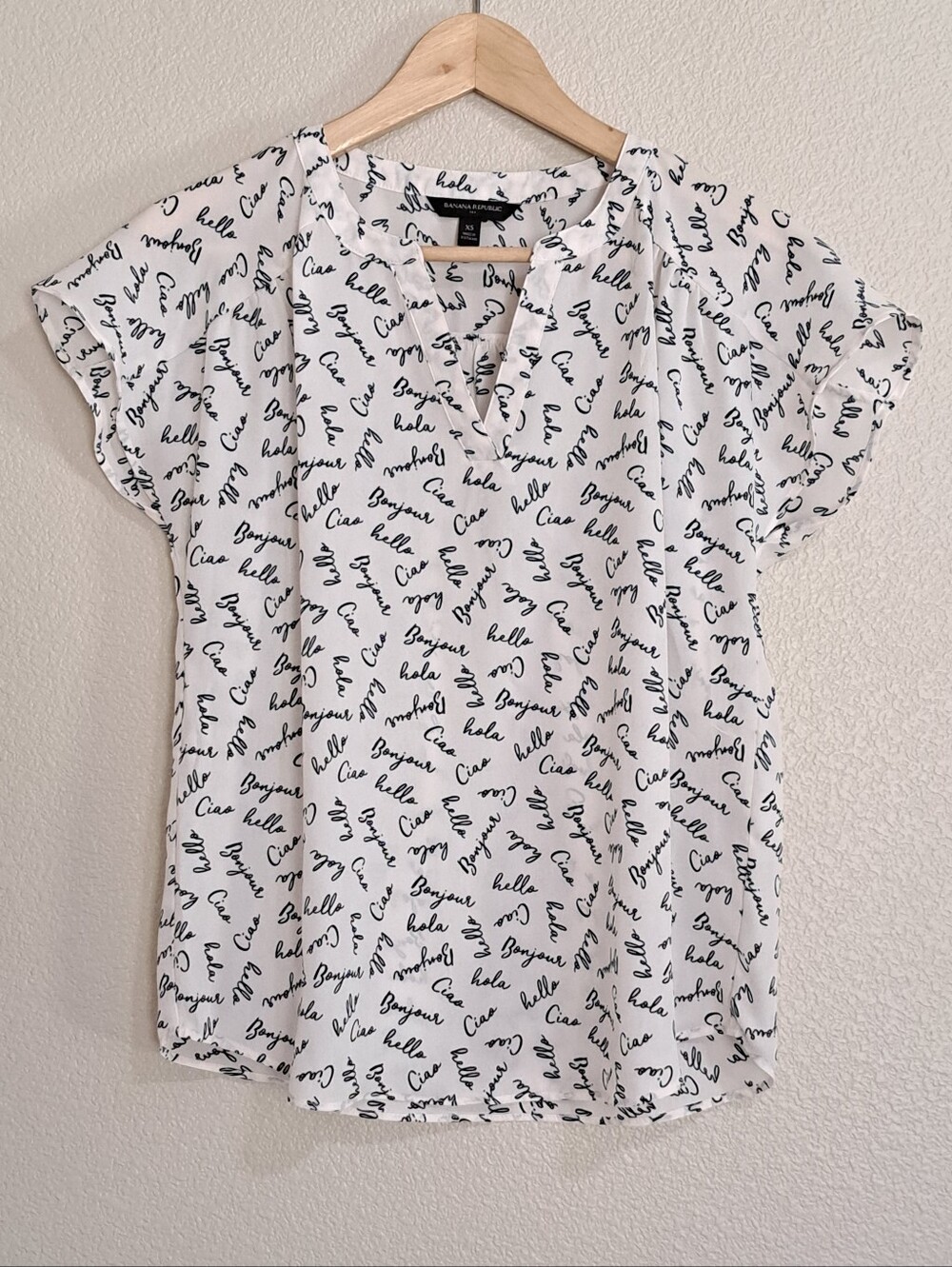Banana Republic Greetings Shirt Hello Bonjour Ciao Hola XS